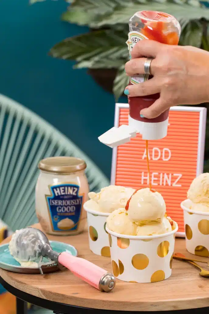 heinz mayo ijs mayonaise ijs met ketchup topping